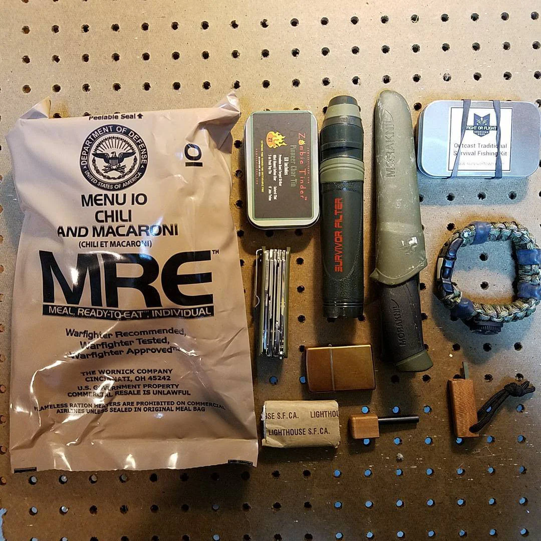 Camper Strap - Outdoor, Hike, & Kayak ready Survival Fire Starter Paracord Bracelet. - Image 17
