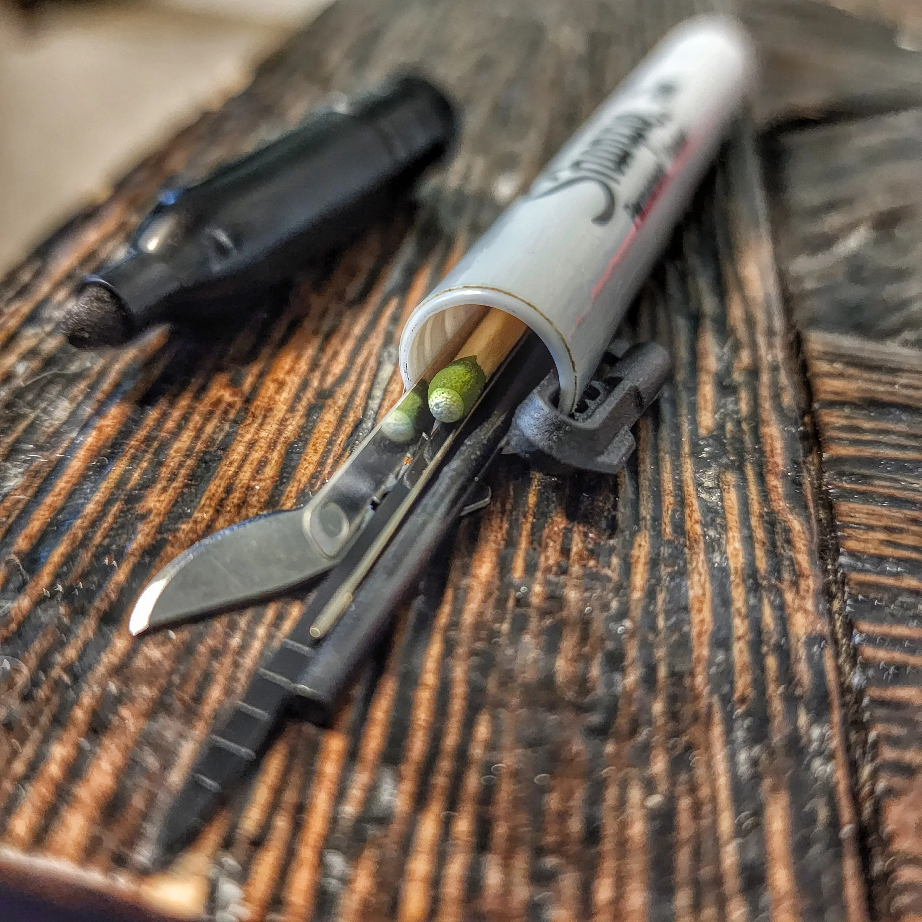 EDC Cache Markers - Hollow Sharpie with internal stash of survival supplies. - Image 3