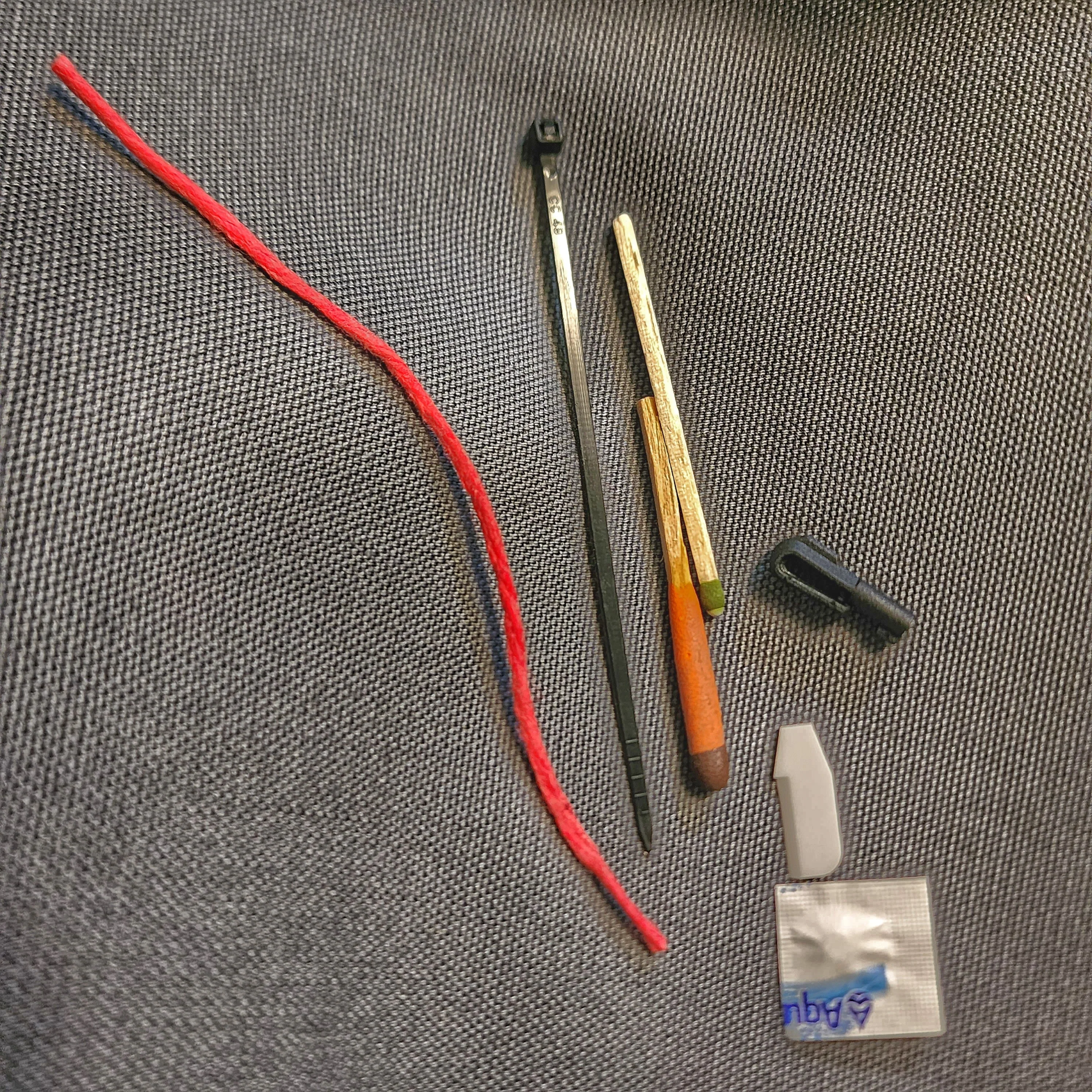 EDC Cache Markers - Hollow Sharpie with internal stash of survival supplies. - Image 4