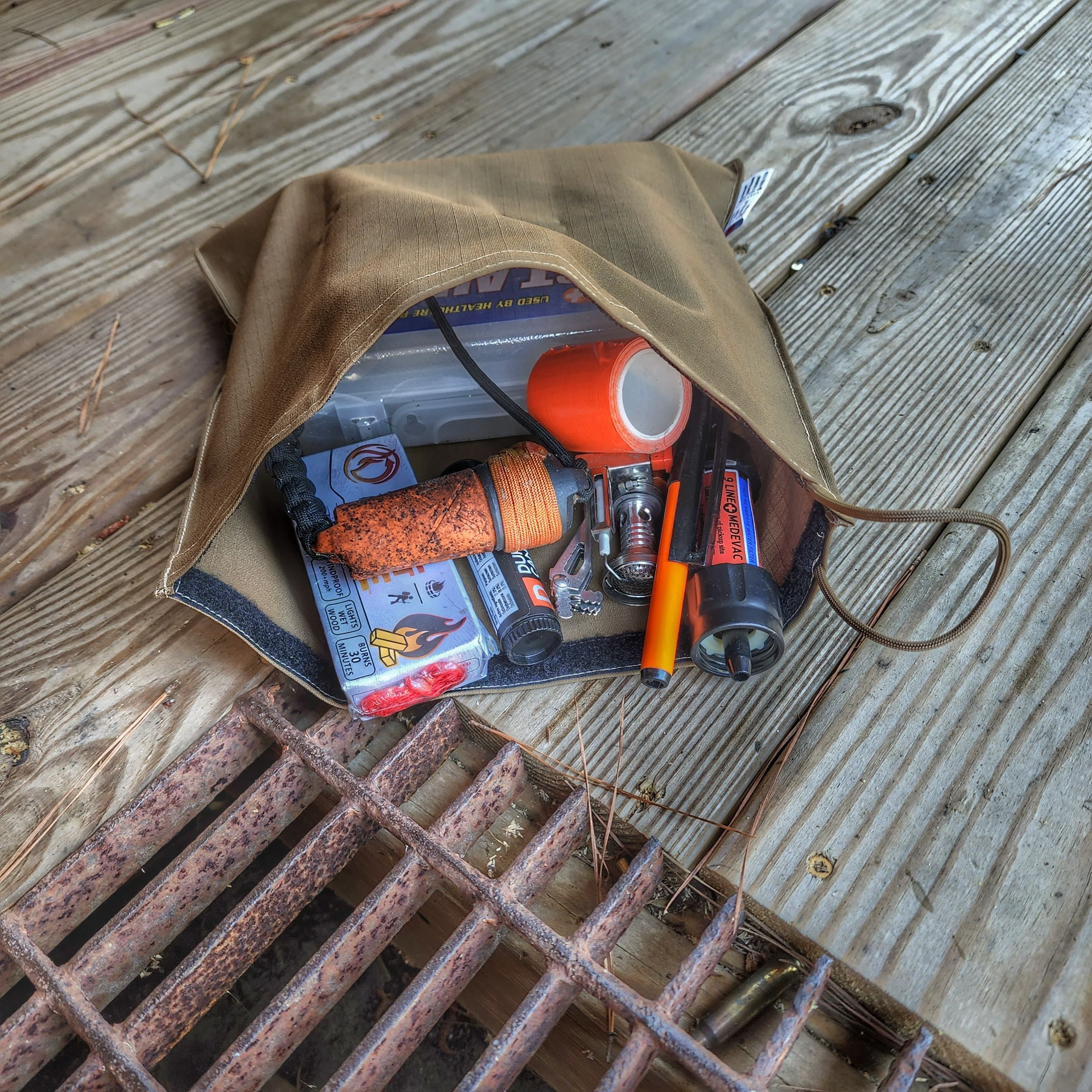 EDC Hank - Pocket Dump Storage Compartment Handkerchief. - Image 19