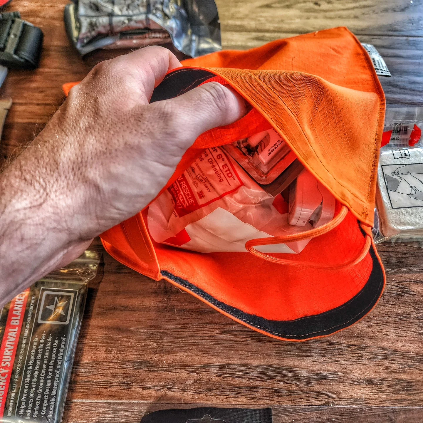 EDC Hank - Pocket Dump Storage Compartment Handkerchief. - Image 27