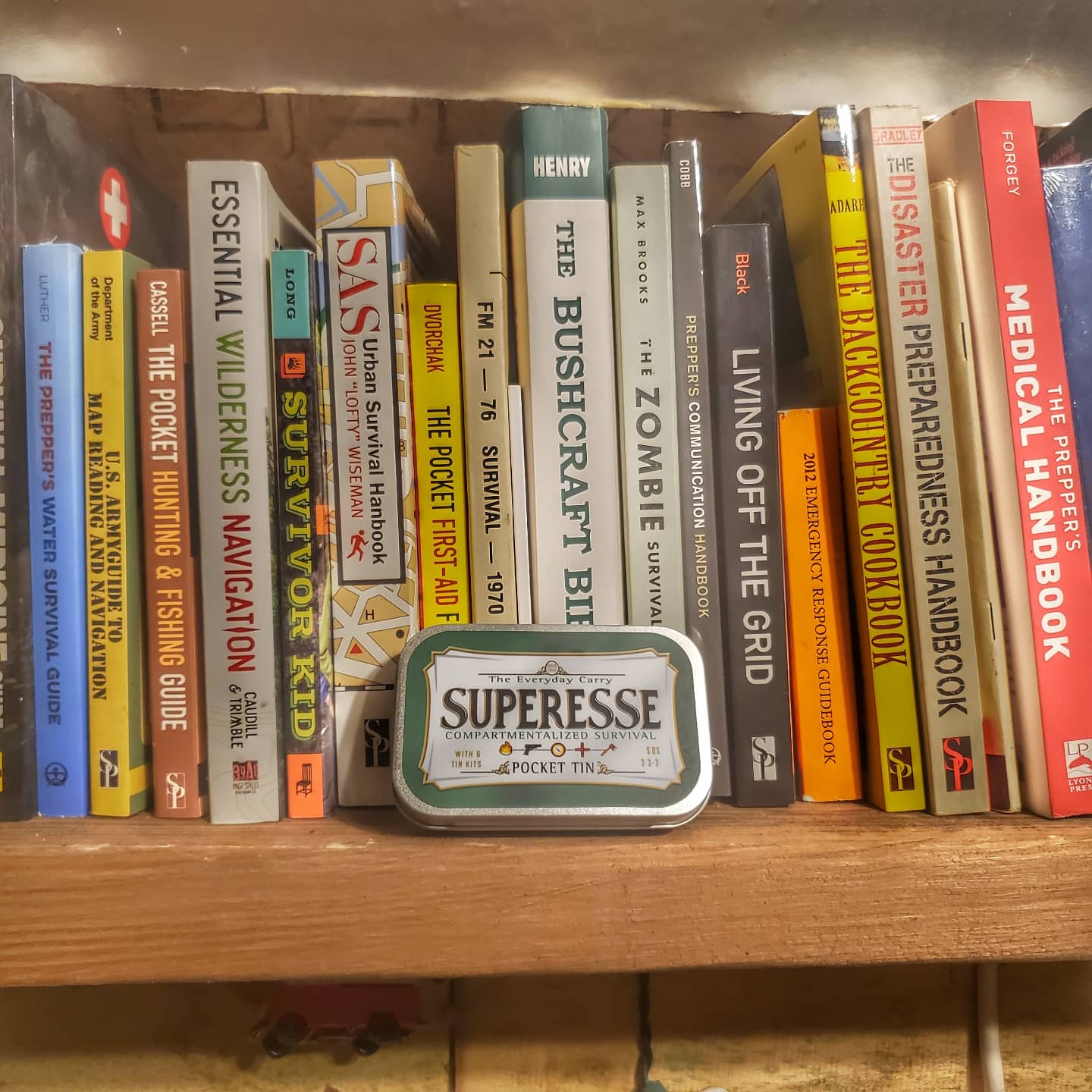 EDC Pocket Tin - Compartmentalized Survival Kits - Image 22