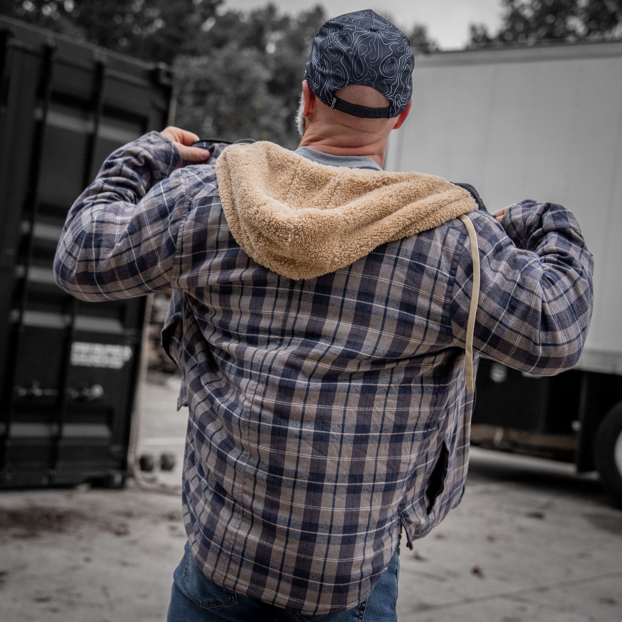 Frontier Zip Flannel with hood - Image 10