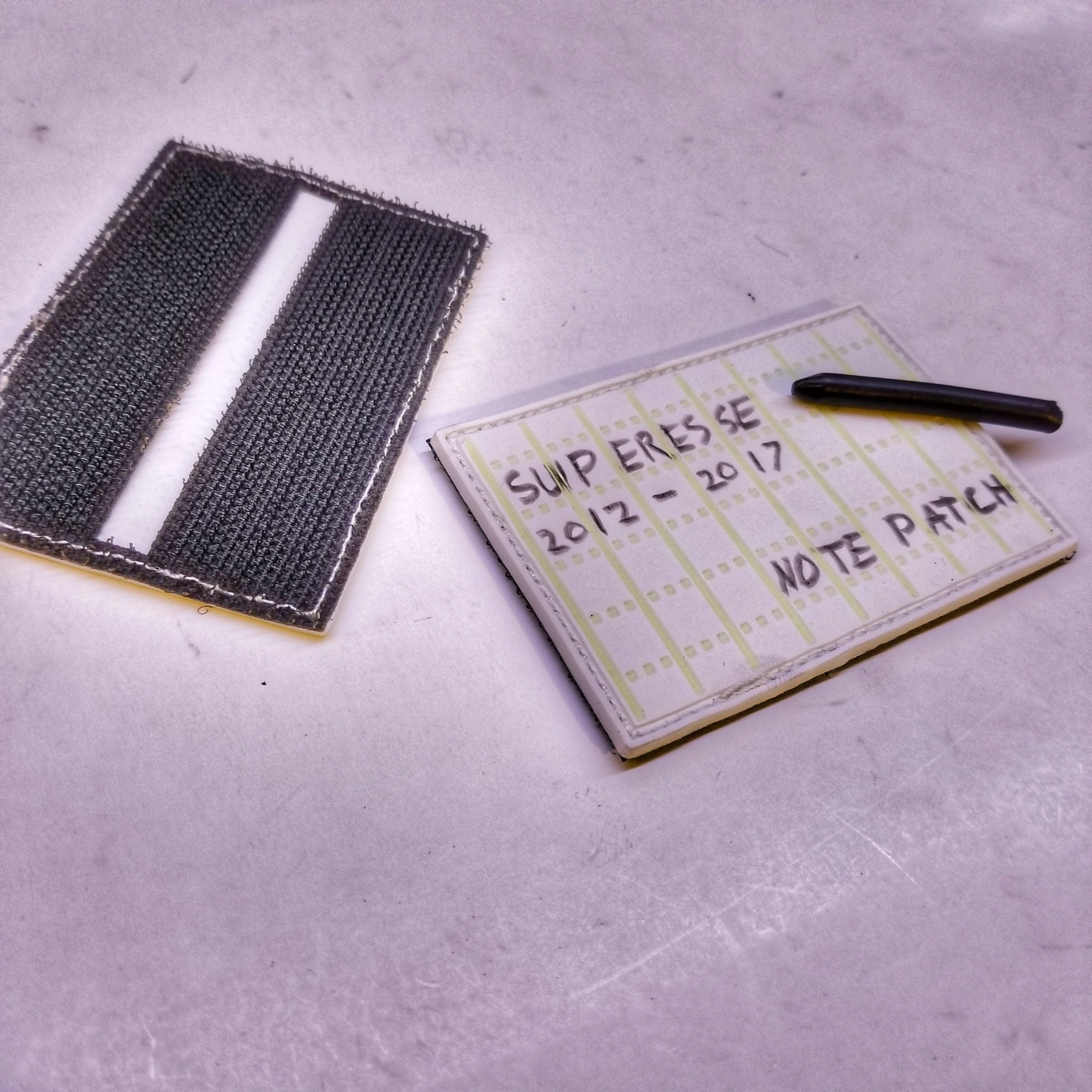 Note Patch Kit: Writable PVC surface for field notetaking with illuminated memo graph. - Image 6