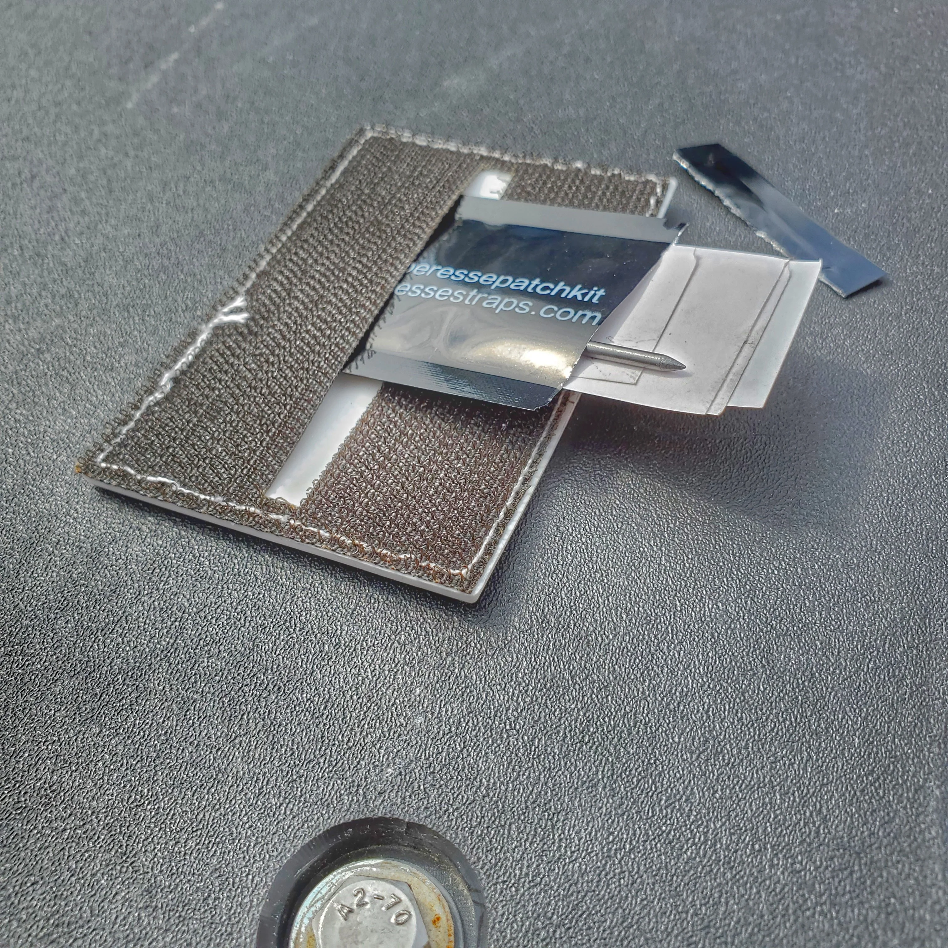 Note Patch Kit: Writable PVC surface for field notetaking with illuminated memo graph. - Image 8