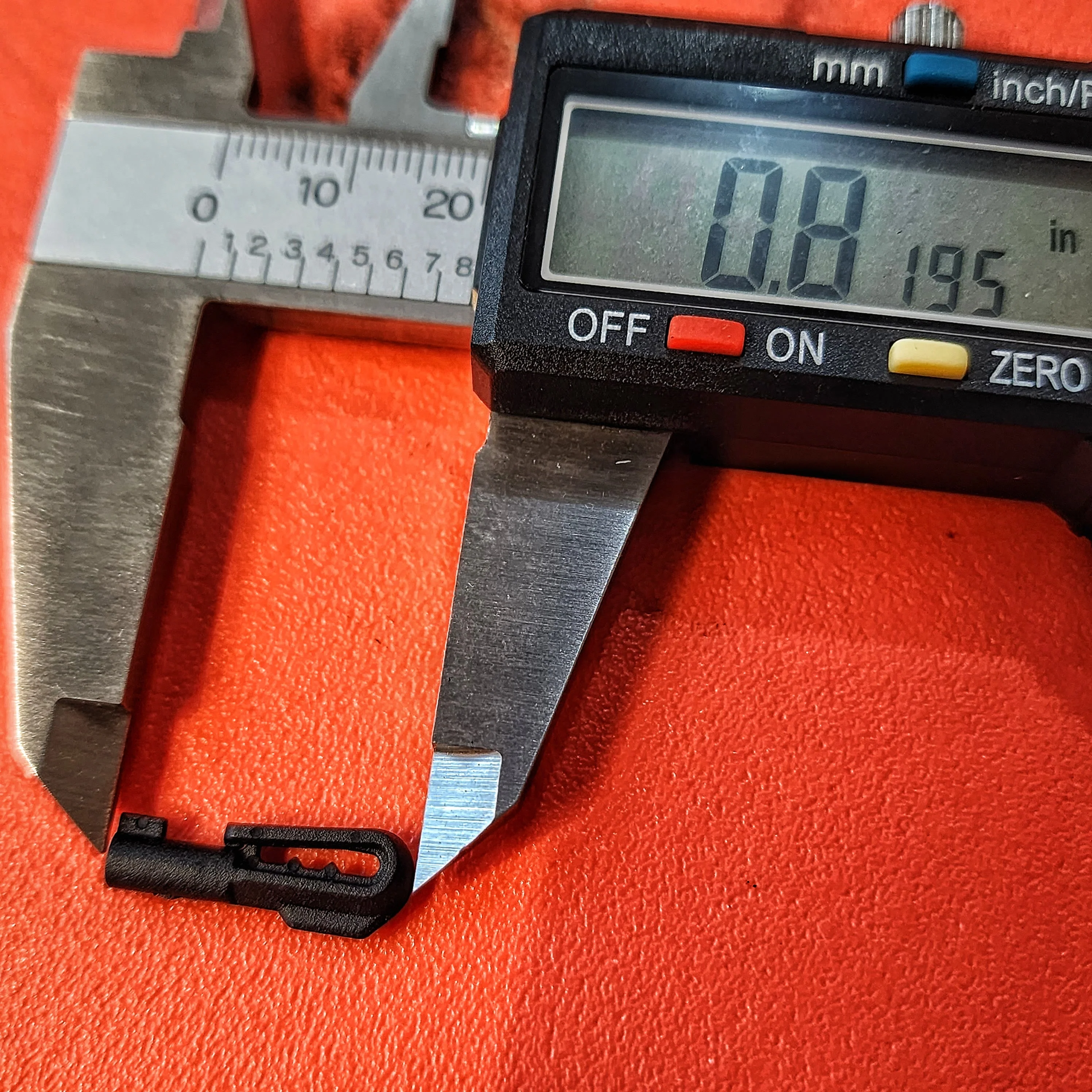 Polymer Handcuff Key with Clip - Image 3
