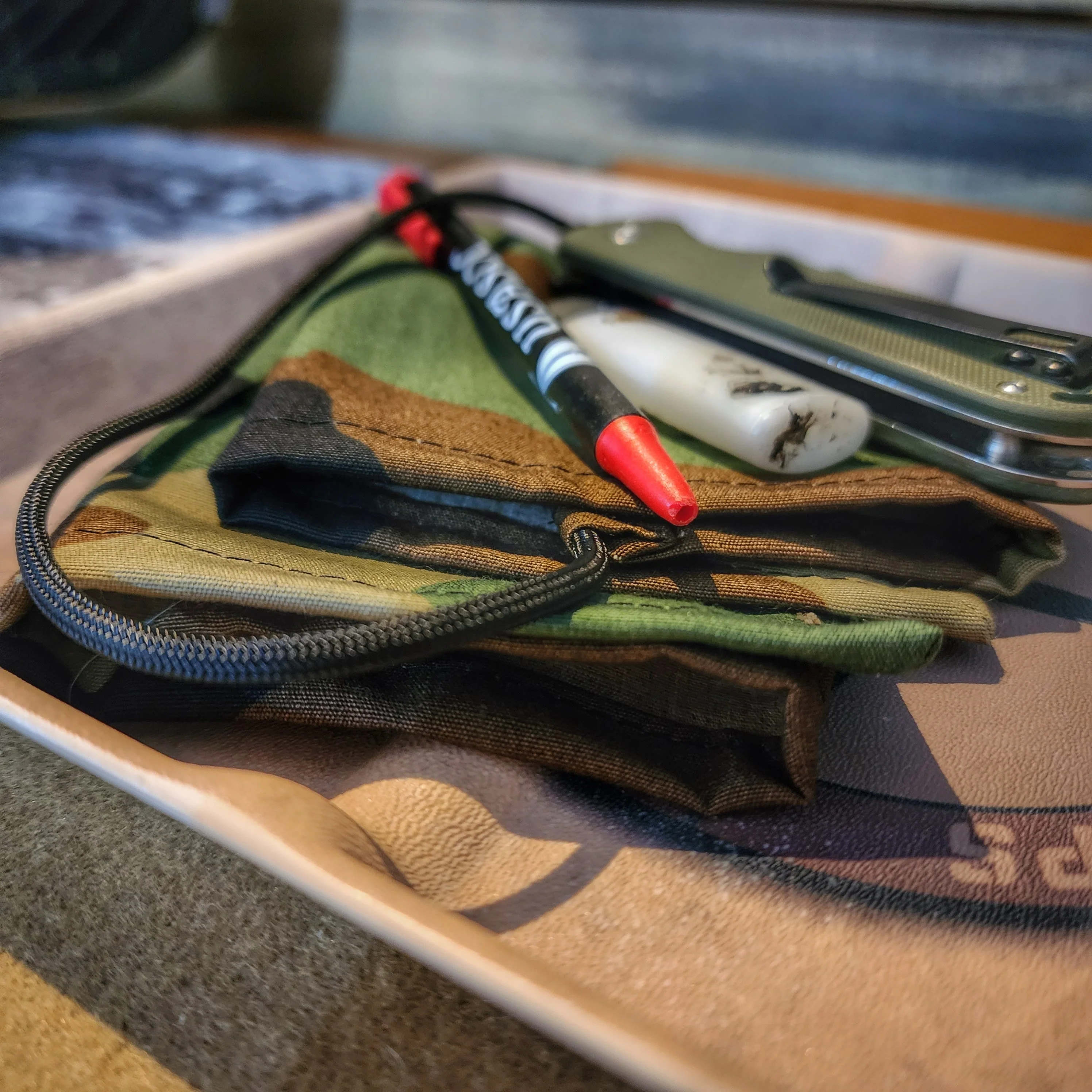 Pull Cloth - Lightweight minimalist handkerchief with paracord lanyard. - Image 10