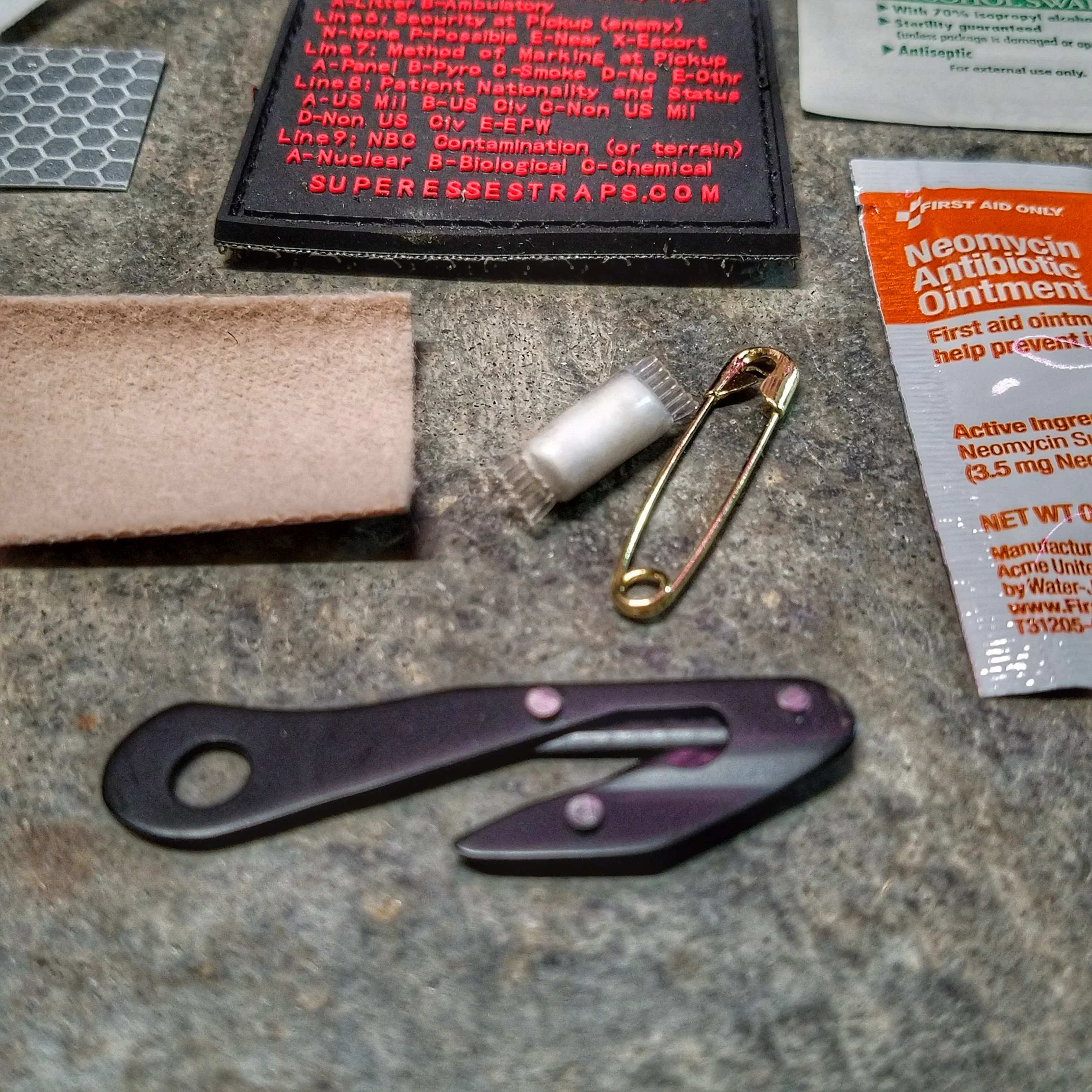 Rescue Patch Kit: emergency tools and last resort first-aid - Image 8