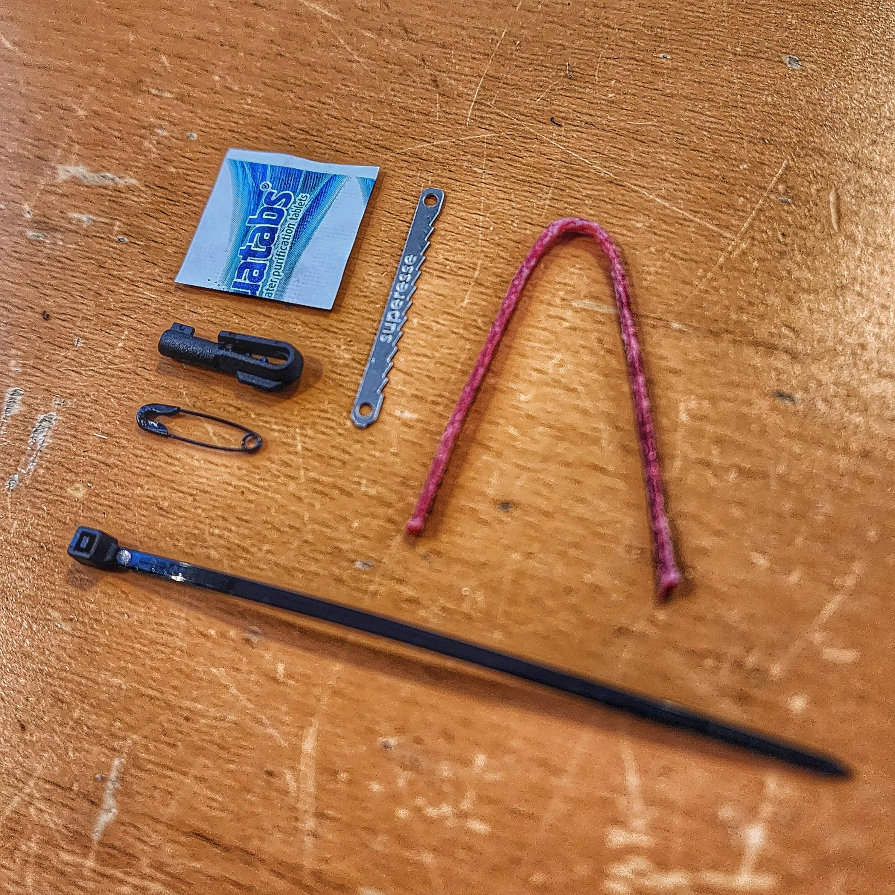 Superesse Survival Patch: Compartmentalized Micro EDC and Survival Kit - Image 35