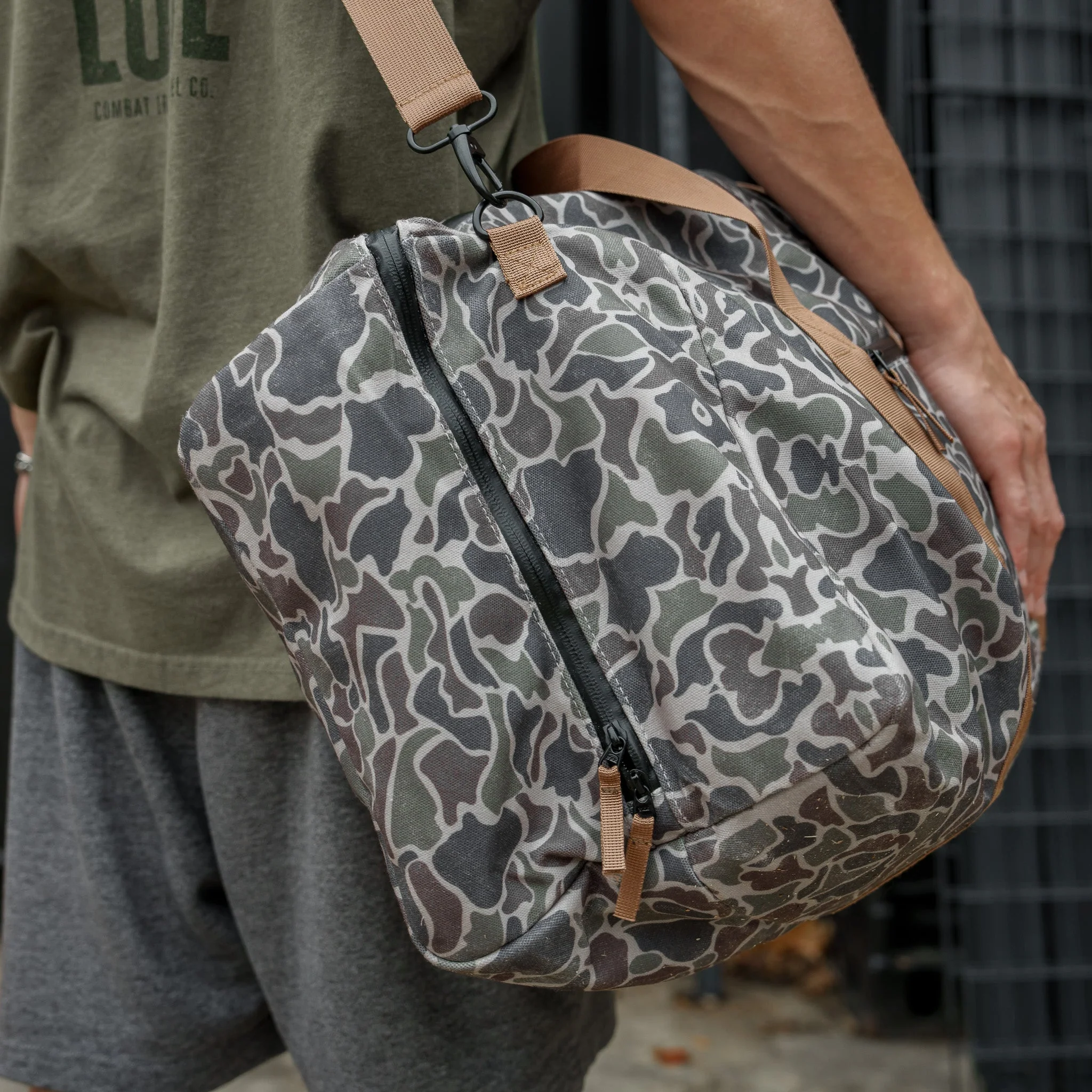 Waterproof XL 57.5L Waxed Duffle Bag - Image 39